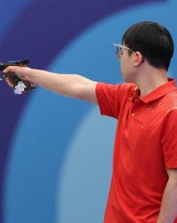 百家乐-Day 2综述：射击国手再添金 张雨霏覃海洋冲金遇阻